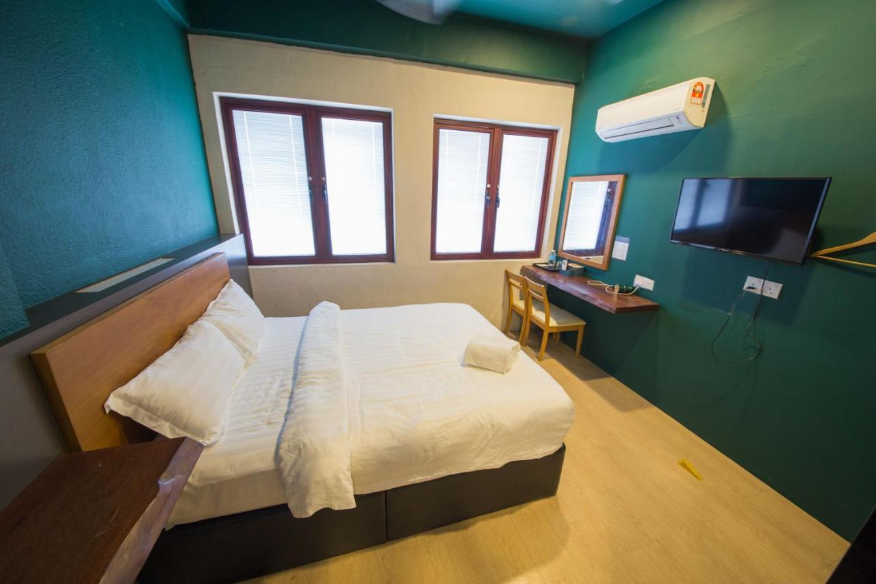 Room V Jalan Sultanah Near Bus Stop Batu Pahat Kültér fotó
