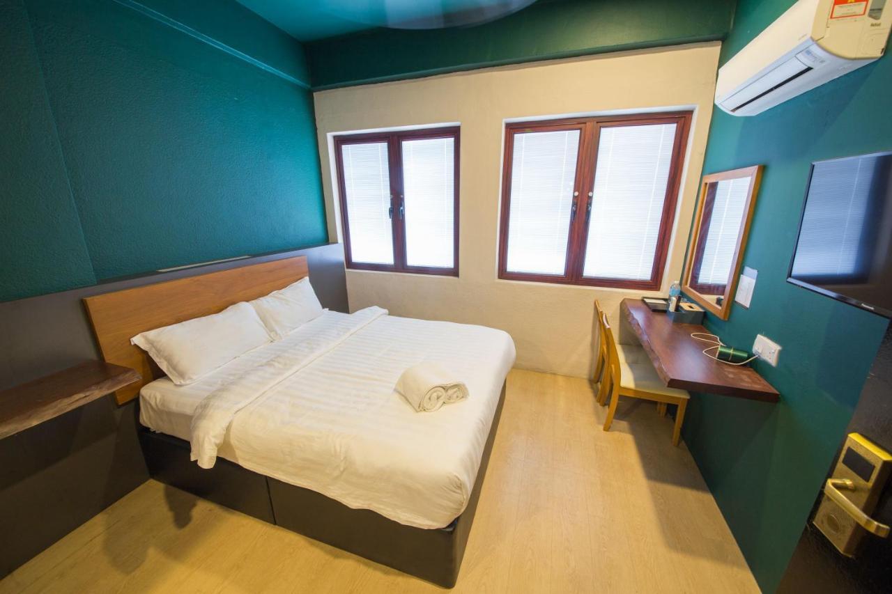 Room V Jalan Sultanah Near Bus Stop Batu Pahat Kültér fotó