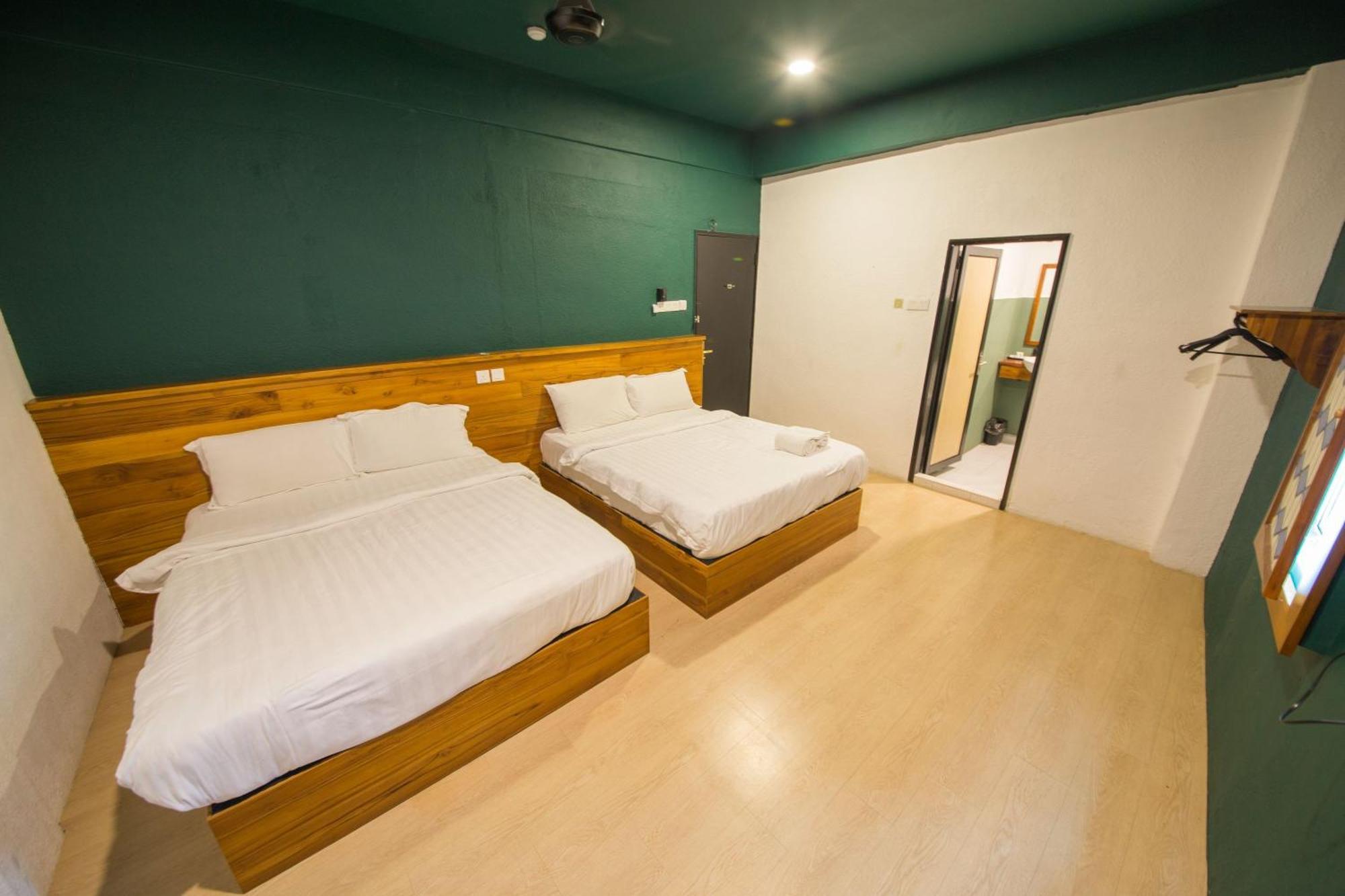 Room V Jalan Sultanah Near Bus Stop Batu Pahat Kültér fotó