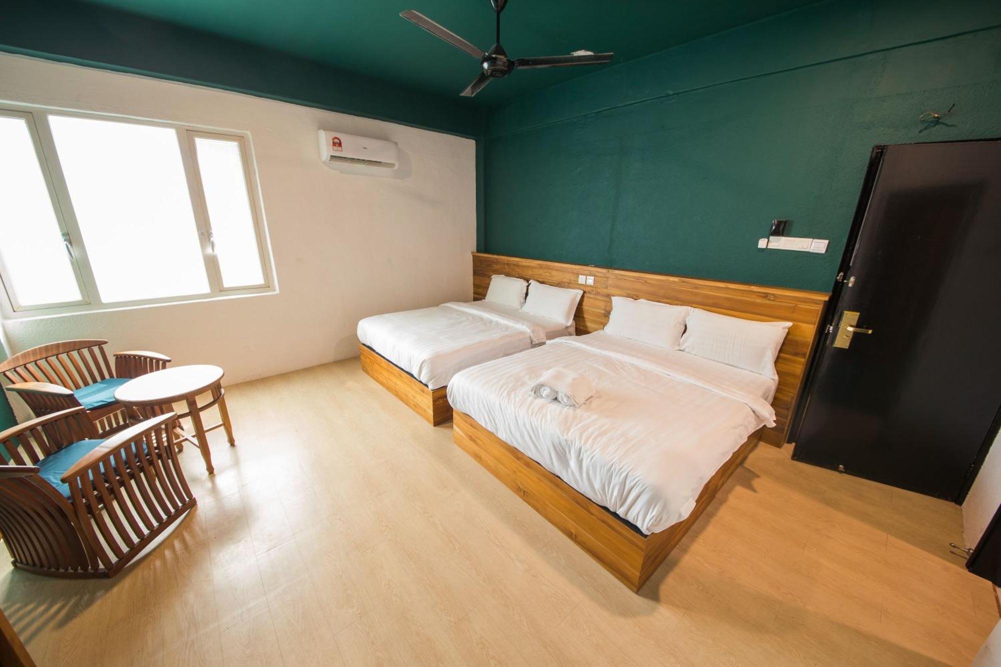 Room V Jalan Sultanah Near Bus Stop Batu Pahat Kültér fotó