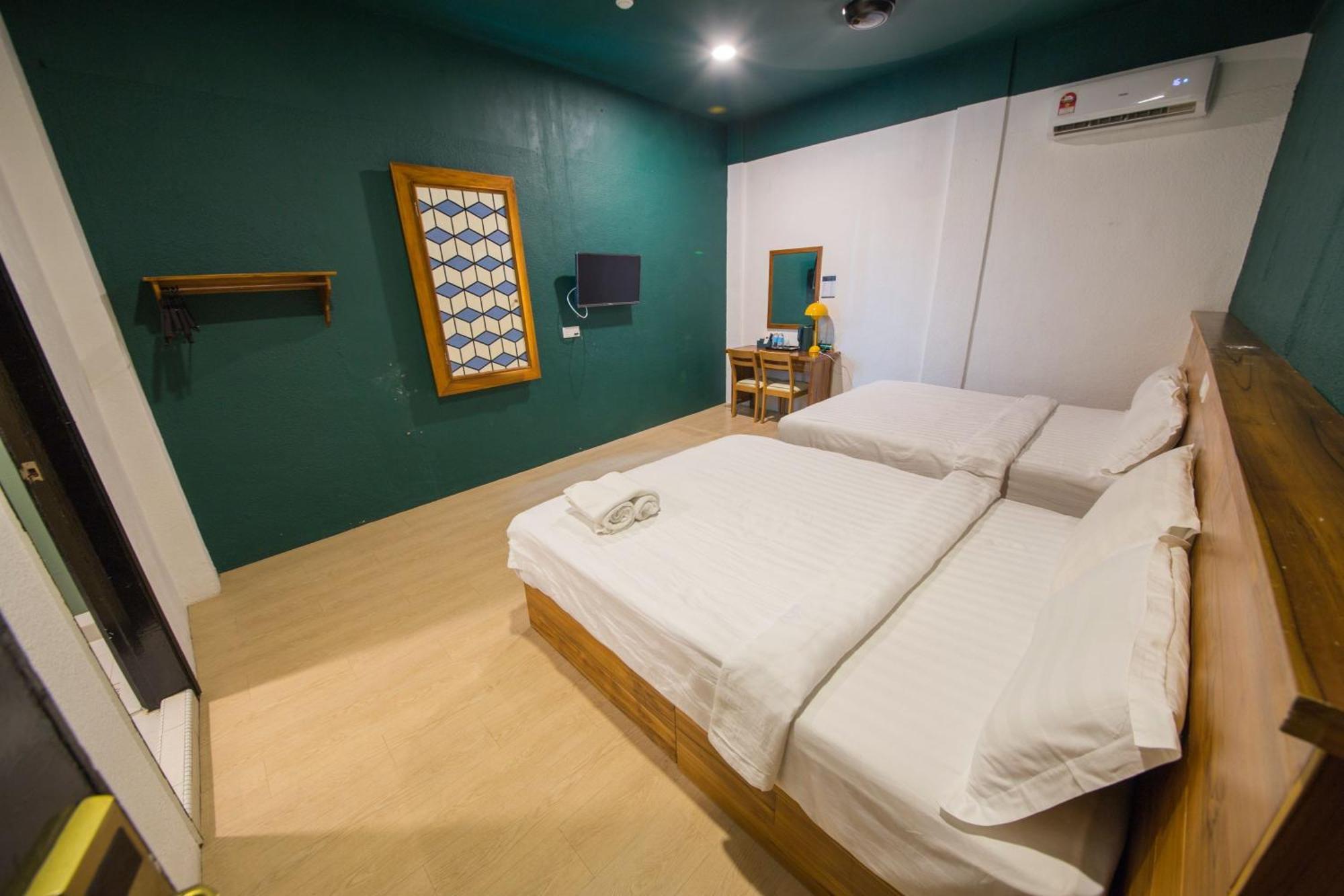 Room V Jalan Sultanah Near Bus Stop Batu Pahat Kültér fotó