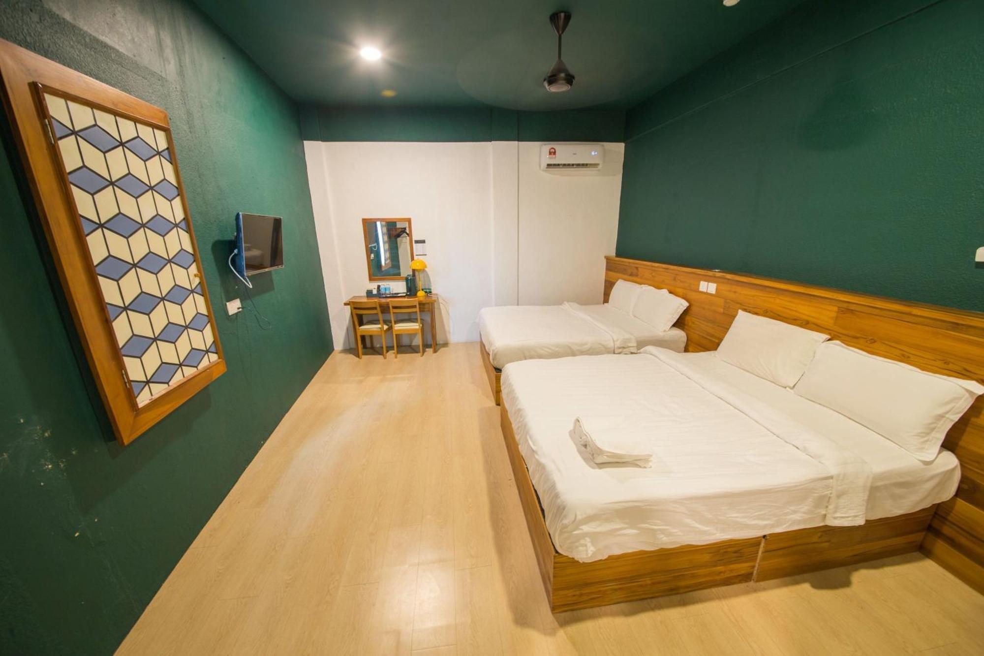 Room V Jalan Sultanah Near Bus Stop Batu Pahat Kültér fotó