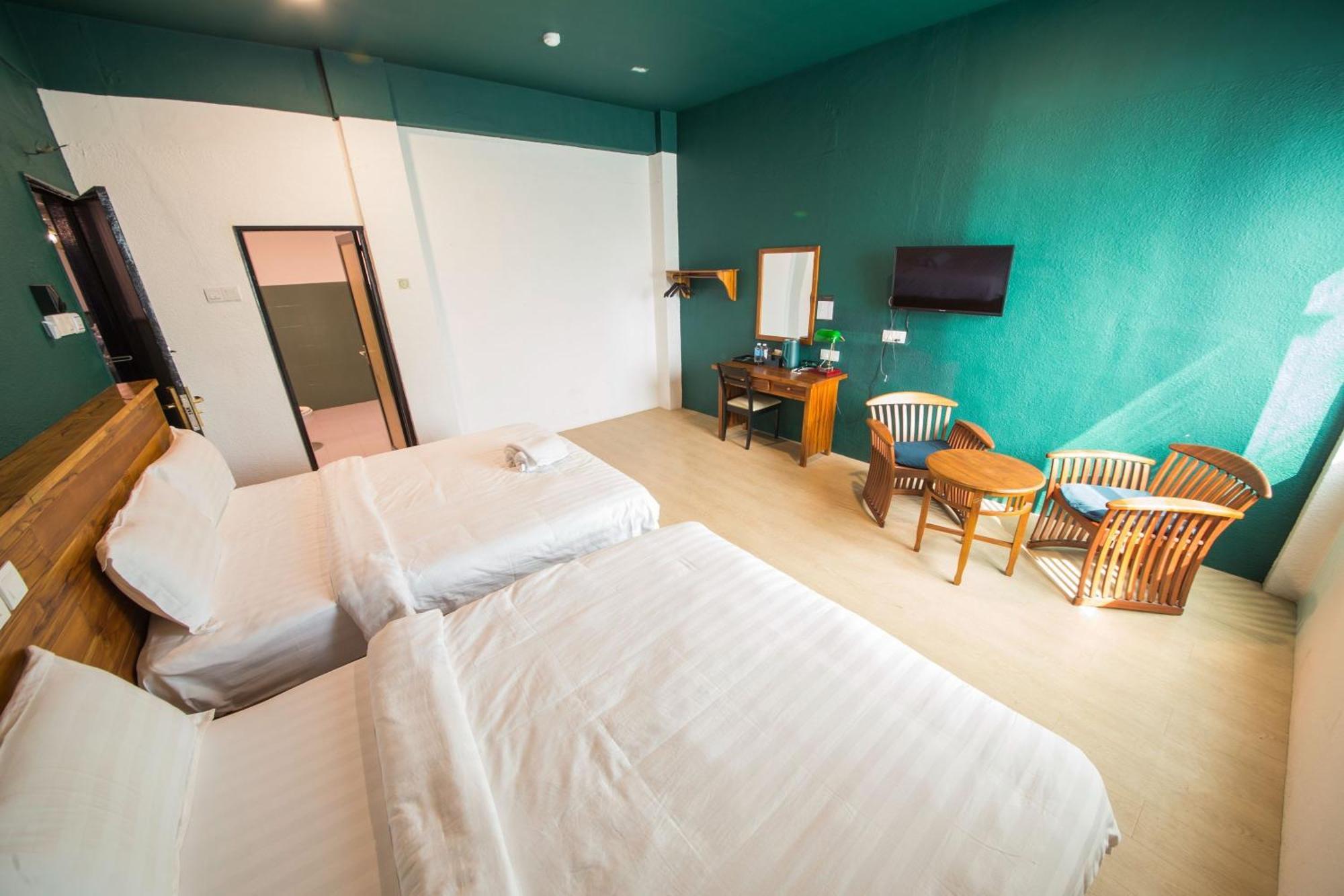 Room V Jalan Sultanah Near Bus Stop Batu Pahat Kültér fotó